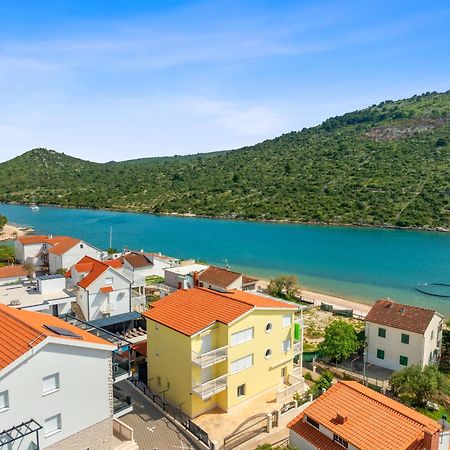 Apartment Antonija โรกอซนิซา ภายนอก รูปภาพ