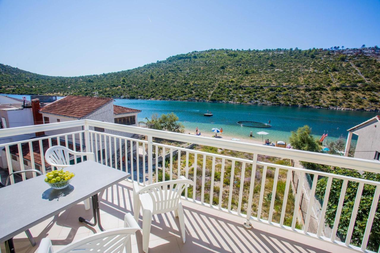Apartment Antonija โรกอซนิซา ภายนอก รูปภาพ