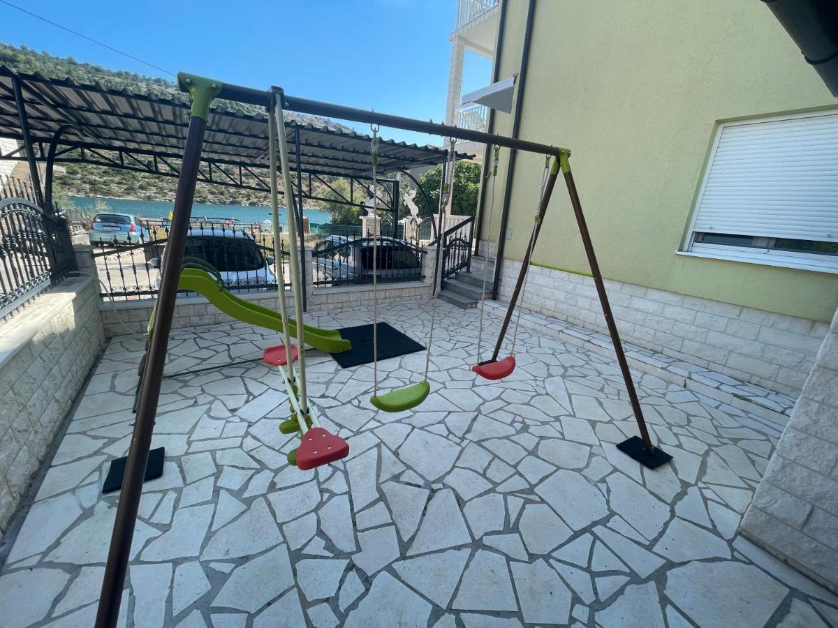 Apartment Antonija โรกอซนิซา ภายนอก รูปภาพ