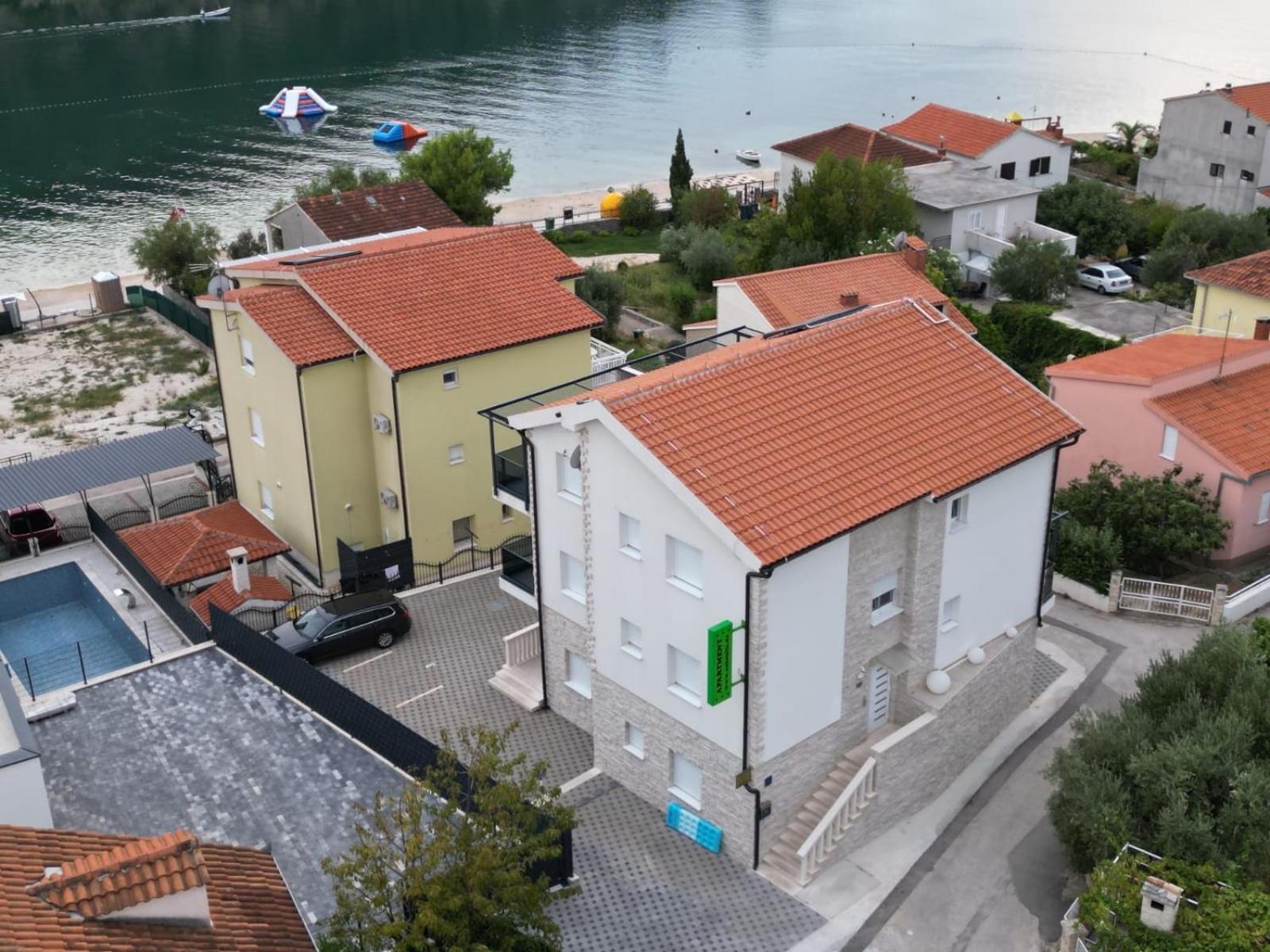 Apartment Antonija โรกอซนิซา ภายนอก รูปภาพ