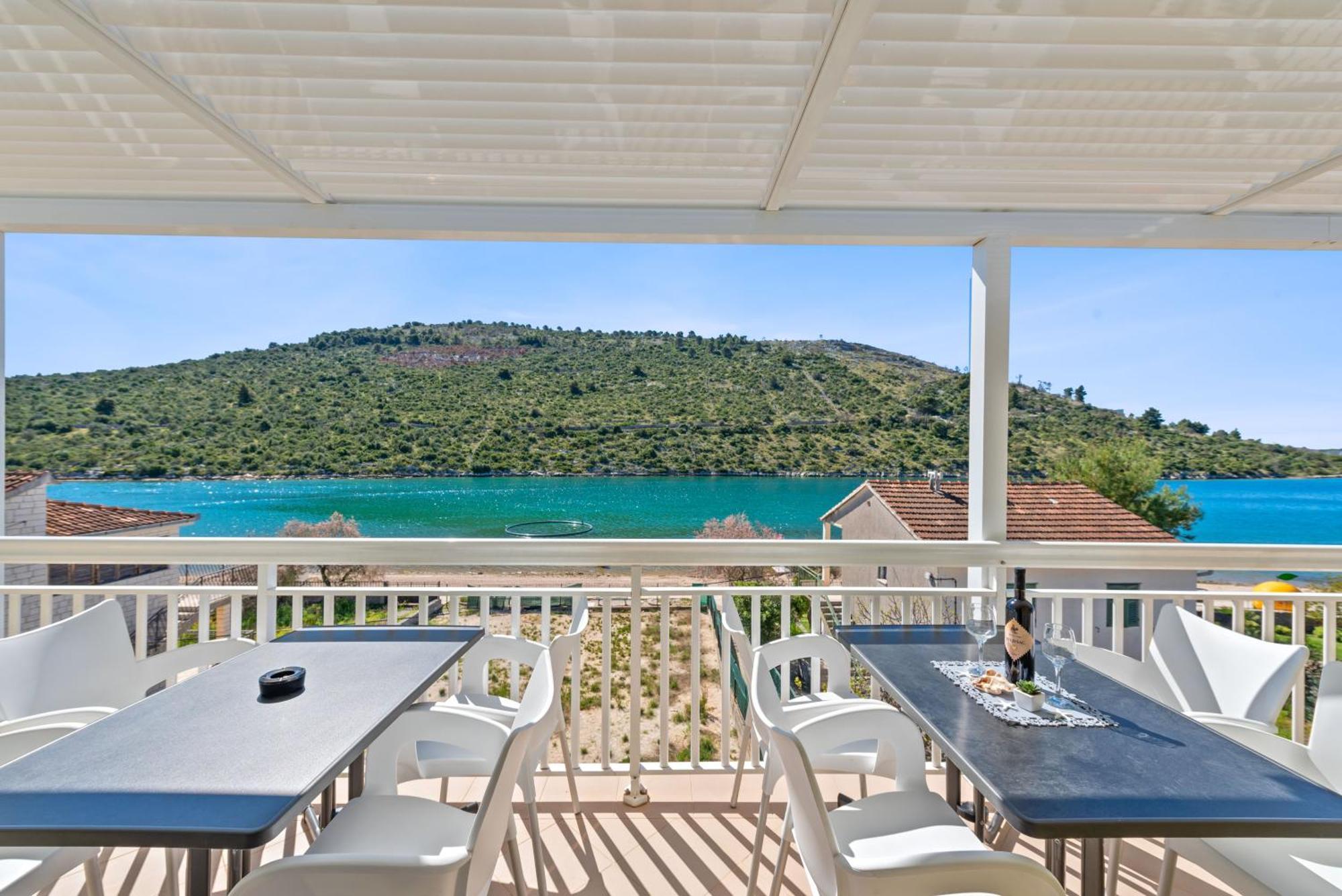 Apartment Antonija โรกอซนิซา ภายนอก รูปภาพ