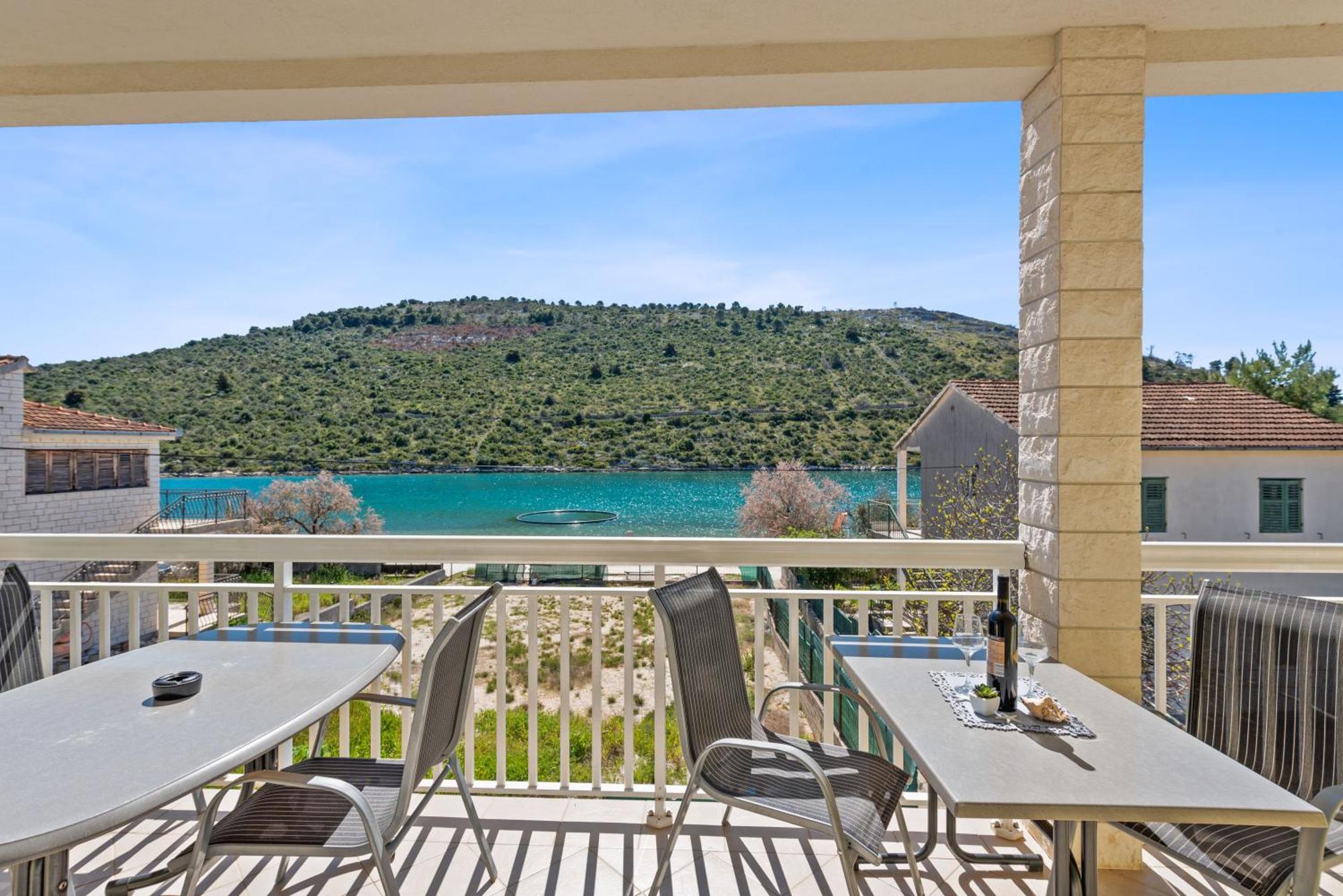 Apartment Antonija โรกอซนิซา ภายนอก รูปภาพ