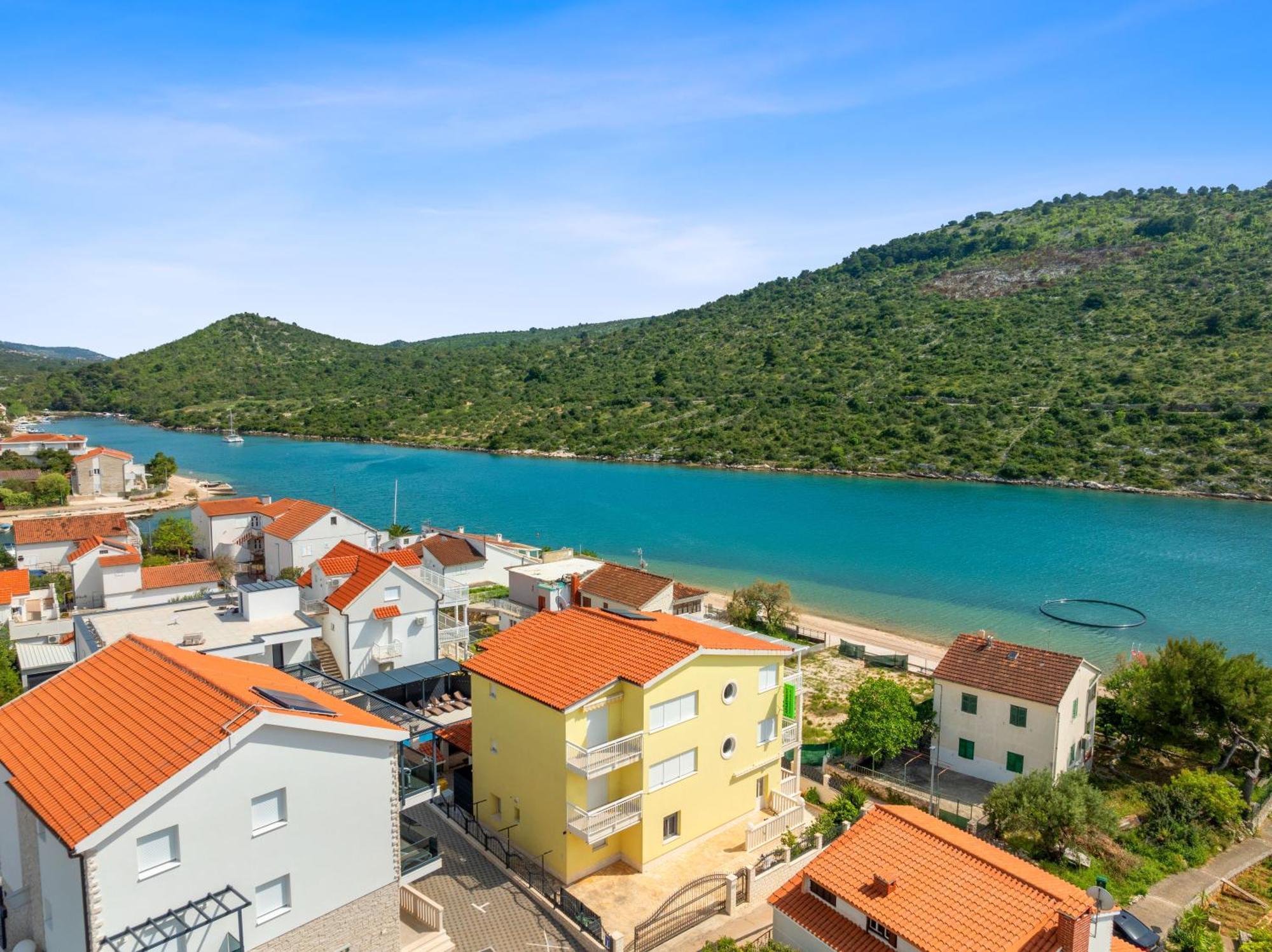 Apartment Antonija โรกอซนิซา ภายนอก รูปภาพ